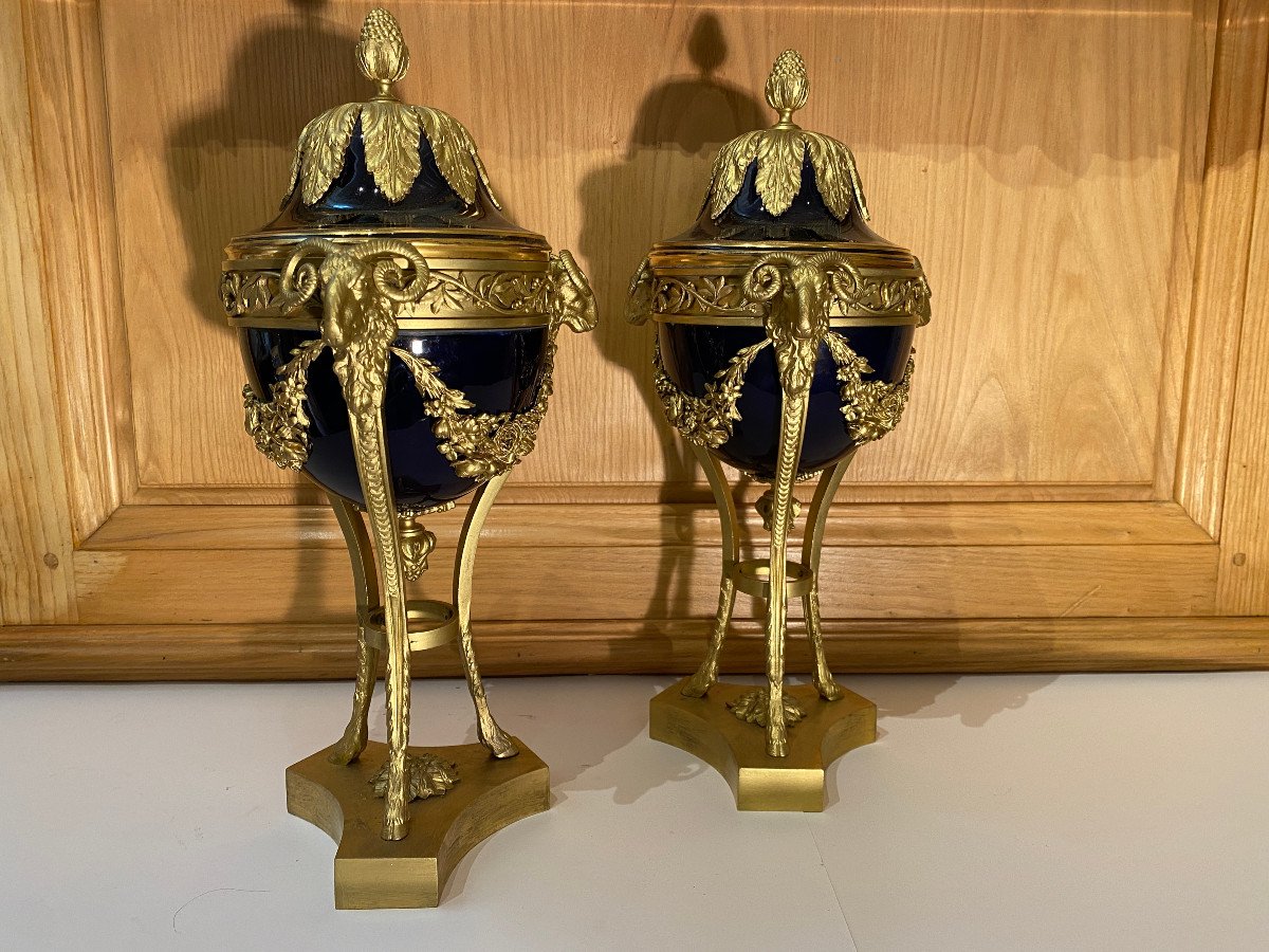 Pair Of Large Blue Porcelain And Gilt Bronze Cassolettes Decorated With Rams' Heads-photo-4