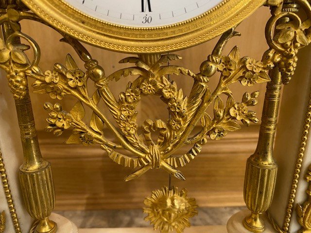 Large Louis XVI Clock In Two-tone Marble And Chiseled And Gilded Bronze -photo-2