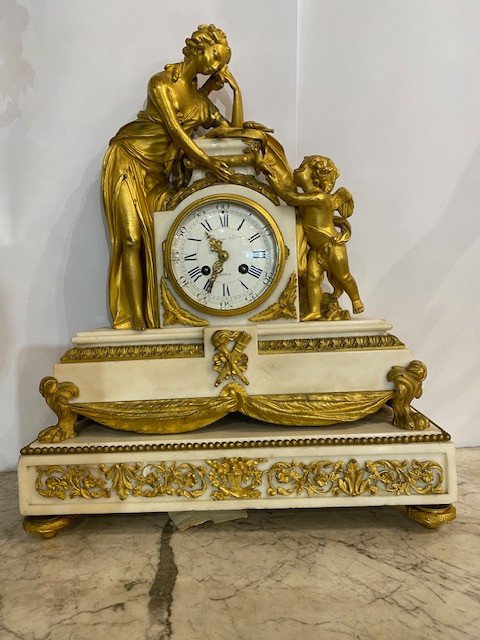 Louis XVI Clock In Carrara Marble And Gilded Bronze-photo-3