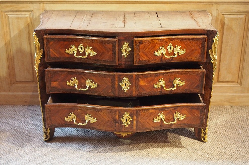 Large Louis XV Period Chest Of Drawers Inlaid-photo-2