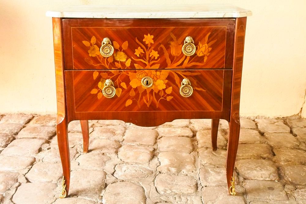 Transitional Commode Of The Louis XV Louis XVI Eras With Flower Decoration On The Front And On The Sides-photo-2