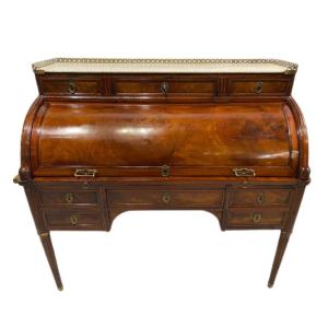 Bureau à cylindre d’époque Louis XVI en acajou de Cuba