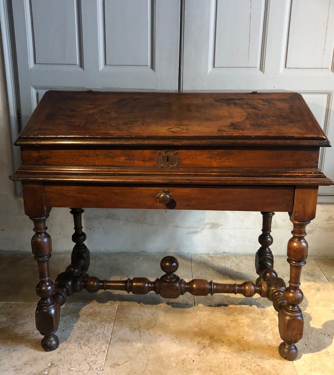 Bureau De Pente, Louis XIV .