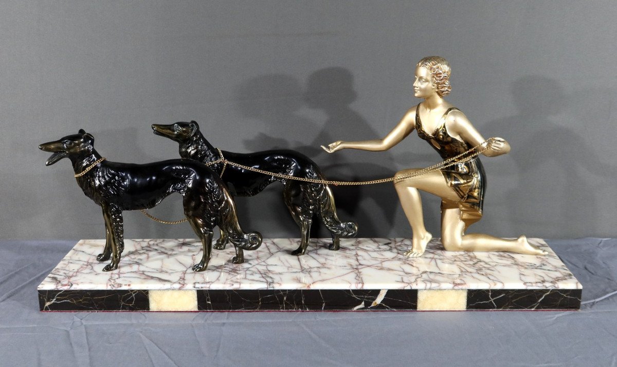 Woman With Greyhounds In Patinated Metal, Art Deco - 1930