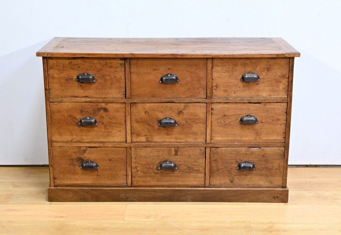 Oak Commercial Furniture – 1900