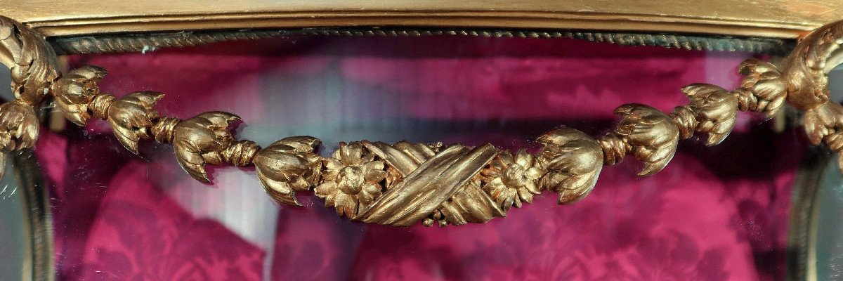 Curved Display Cabinet In Gilded Wood, Louis XV / Louis XVI Transition – Early 20th Century-photo-5