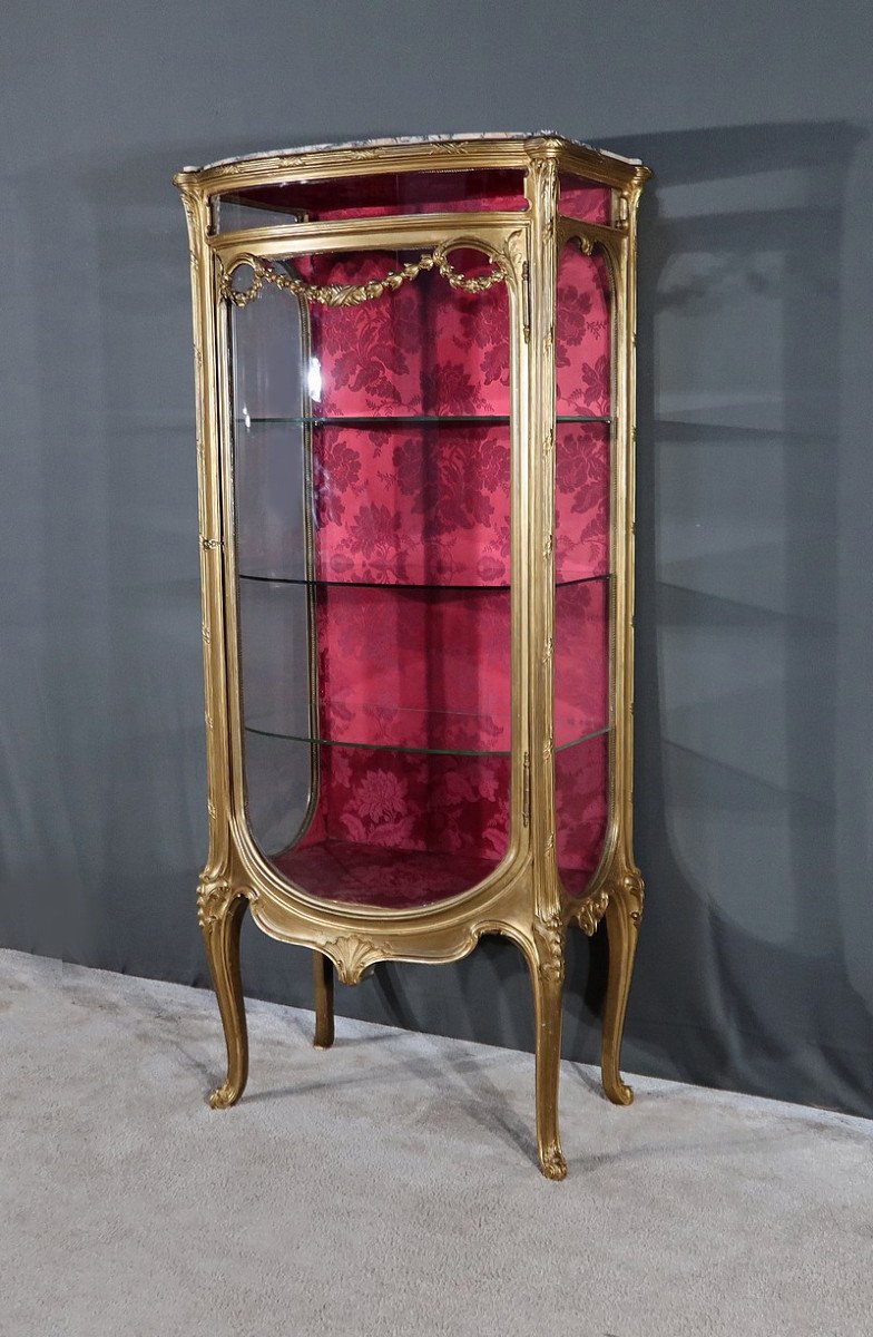 Curved Display Cabinet In Gilded Wood, Louis XV / Louis XVI Transition – Early 20th Century