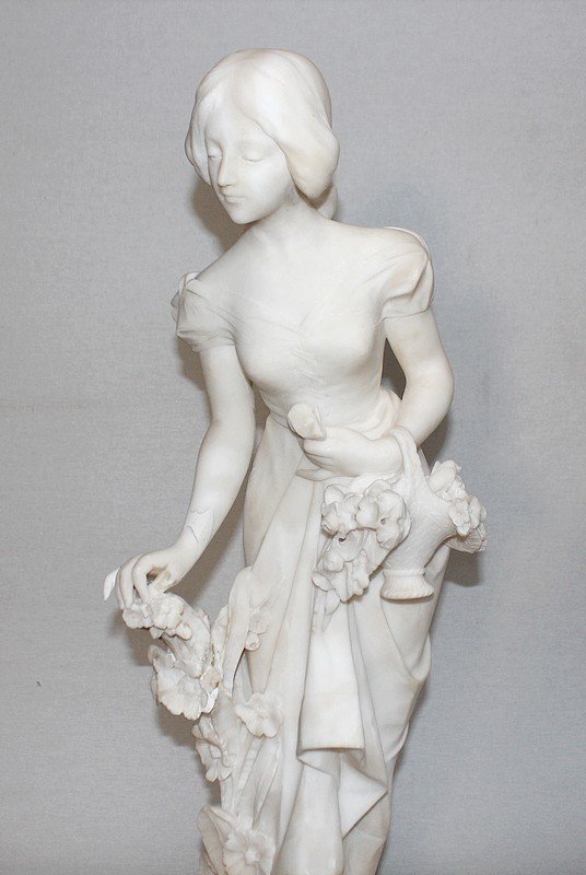  Grande Sculpture En Albâtre « Jeune Fille Au Panier De Fleurs » - 1900 -photo-4