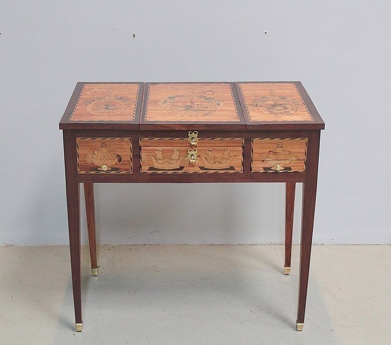 Louis XVI Dressing Table In 18th Century Marquetry