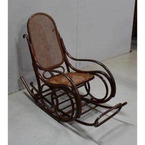 Rocking Chair Et Son Repose Pieds, En Hêtre, Esprit `thonet` - 1900