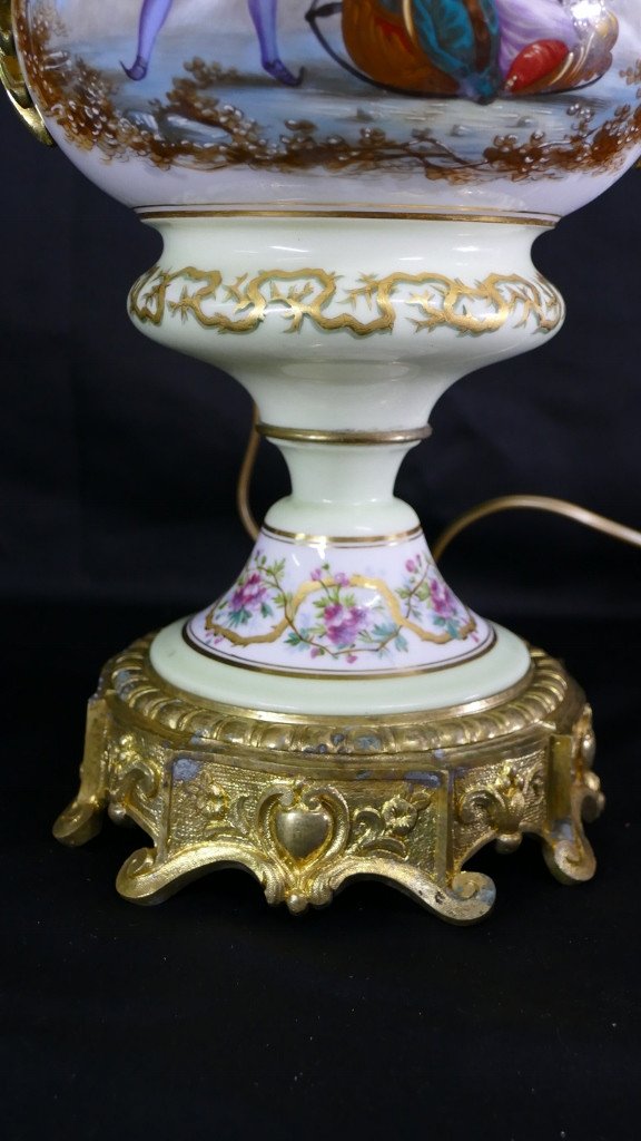 Large Painted Porcelain And Gilt Bronze Lamp, Sleigh And Snow Decor, XIXth-photo-4