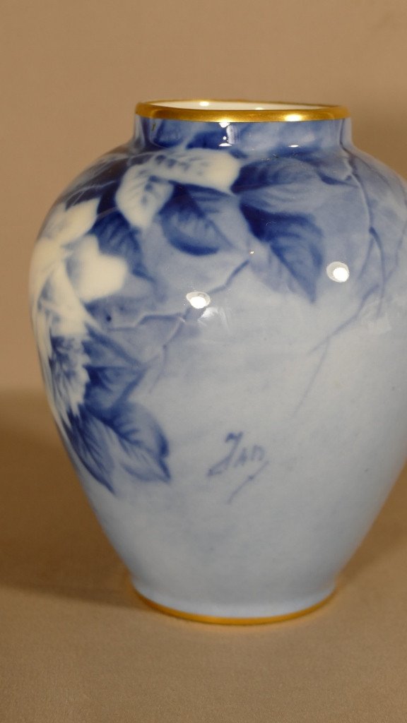 Small Vase With Blue Roses In Limoges Porcelain Hand Painted, XXth-photo-4