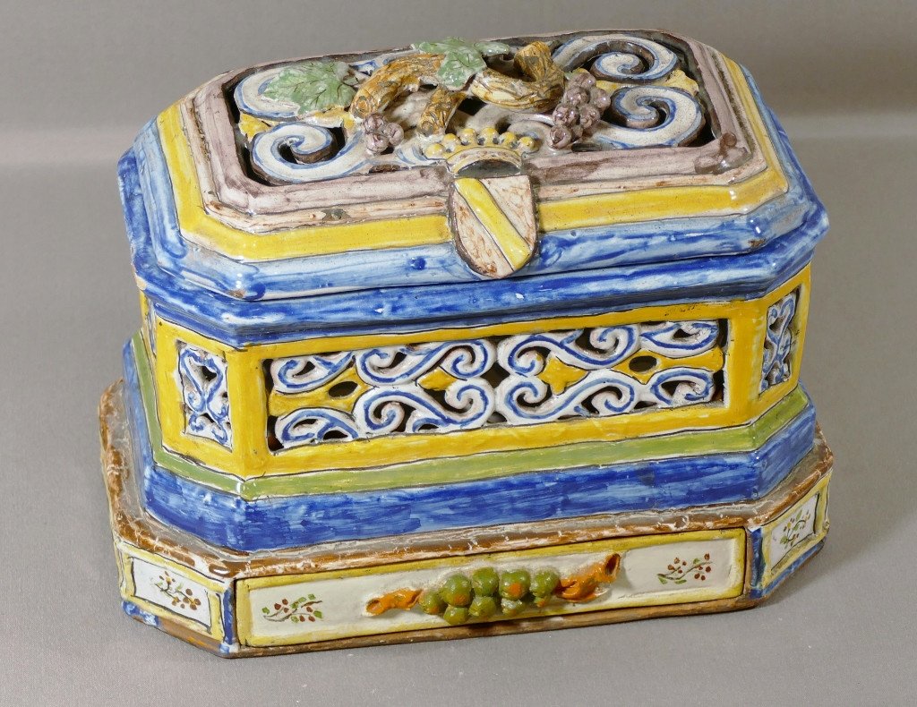 Coffret à Tiroir En Faïence Polychrome, Italie? XIX ème