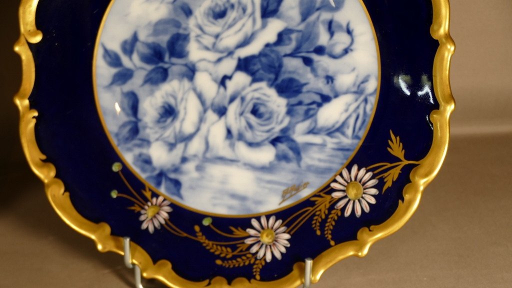 Pair Of Dishes With Blue Roses, Blue Porcelain And Gilding, 20th Century-photo-3