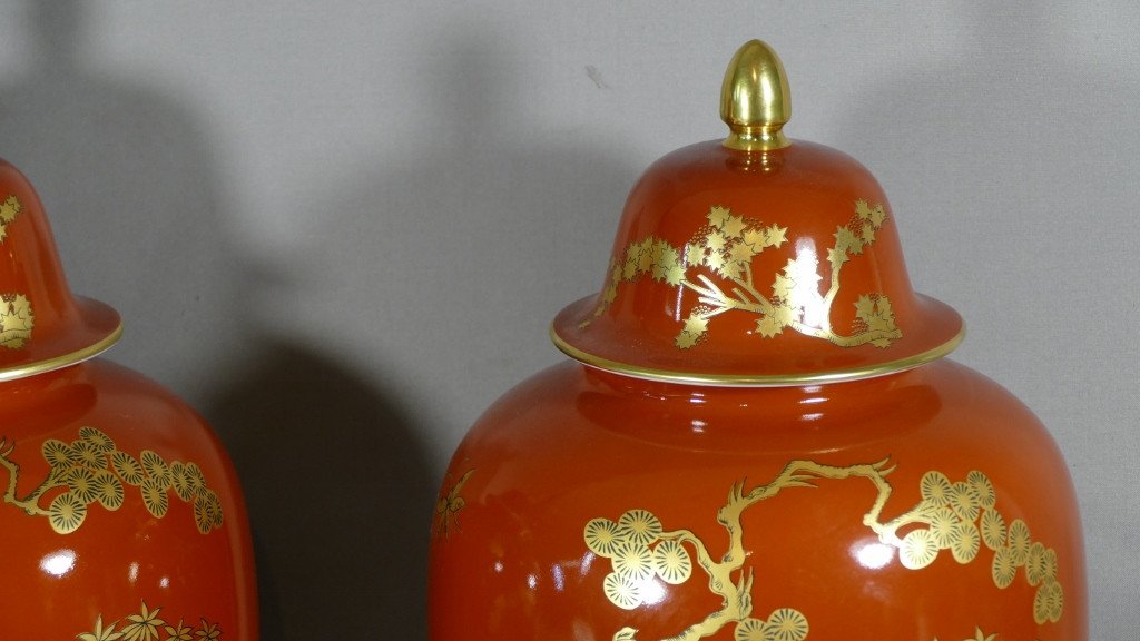 Bernardaud Seoul, Pair Of Japanese Red And Gold Potiche In Limoges Porcelain-photo-4