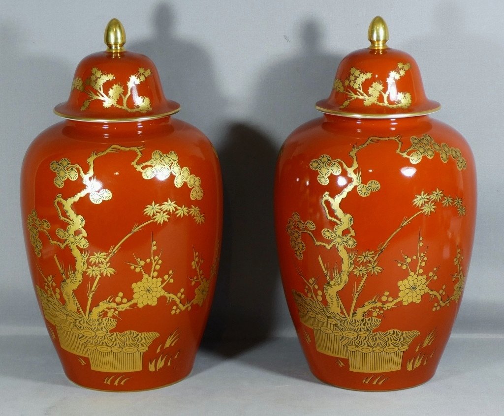 Bernardaud Seoul, Pair Of Japanese Red And Gold Potiche In Limoges Porcelain