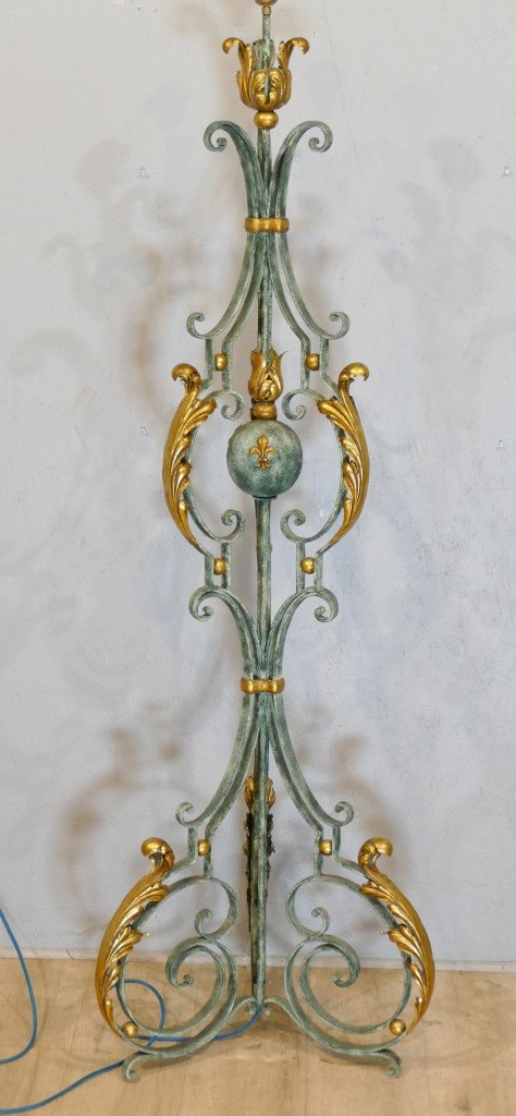 Patinated And Gilded Wrought Iron Floor Lamp Aus Fleurs De Lys, French Work From The 1940s-photo-2