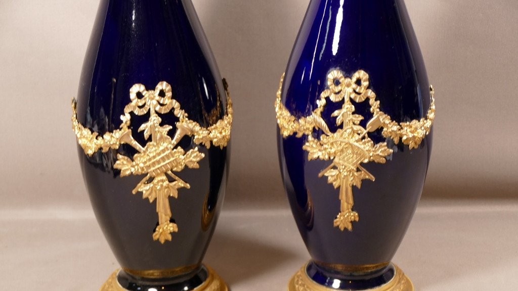 Paire De Hauts Vases En Porcelaine Bleu De Sèvres Et Laiton De Style Louis XVI, Vers 1900-photo-3