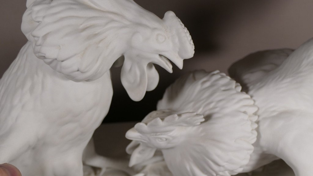 Cockfight, Porcelain Biscuit Sculpture By Szabo Zoltan, 20th Century-photo-4