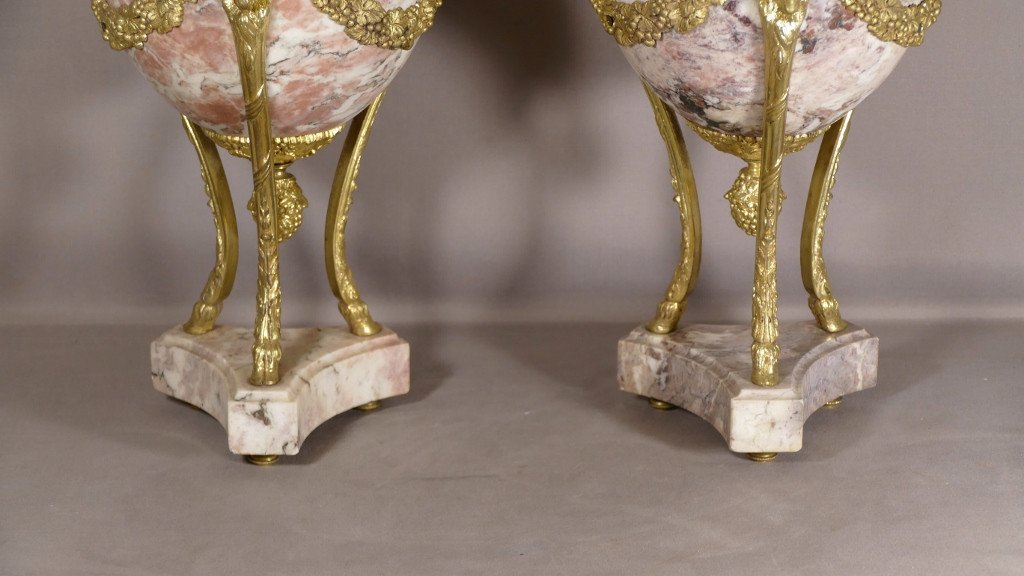 Paire De Cassolettes Louis XVI En Marbre Rose Veiné Et Bronze Doré Aux Béliers, époque XIX ème-photo-3