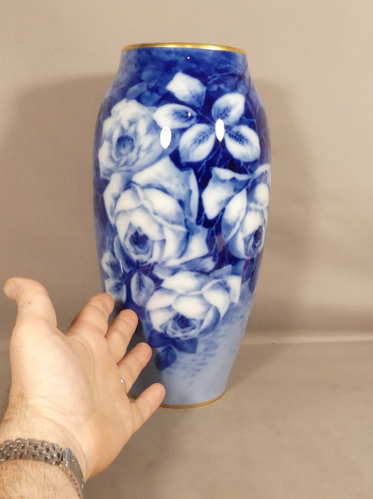The Roses, Large Limoges Porcelain Vase In Blue Gradient, 1960s Period-photo-2