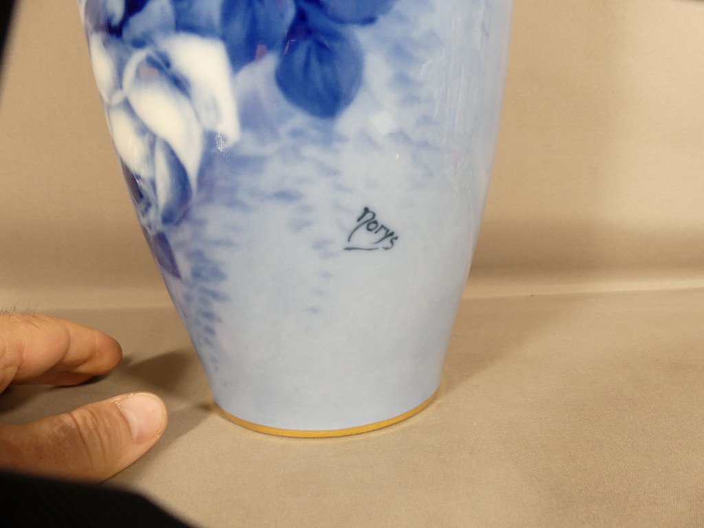 Les Roses, Grand Vase En Porcelaine De Limoges En Dégradé De Bleu, époque 1960-photo-3