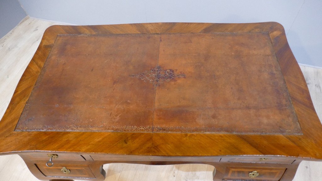 Middle Flat Desk In Walnut And Louis XV Marquetry, 18th Century -photo-2