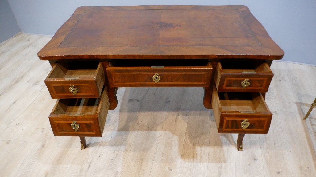 Middle Flat Desk In Walnut And Louis XV Marquetry, 18th Century -photo-4