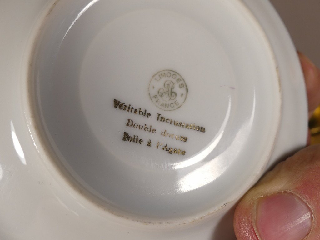 Incrustation d'Or Et Bleu De Four, Paire De Tasses De Collection En Porcelaine De Limoges-photo-7