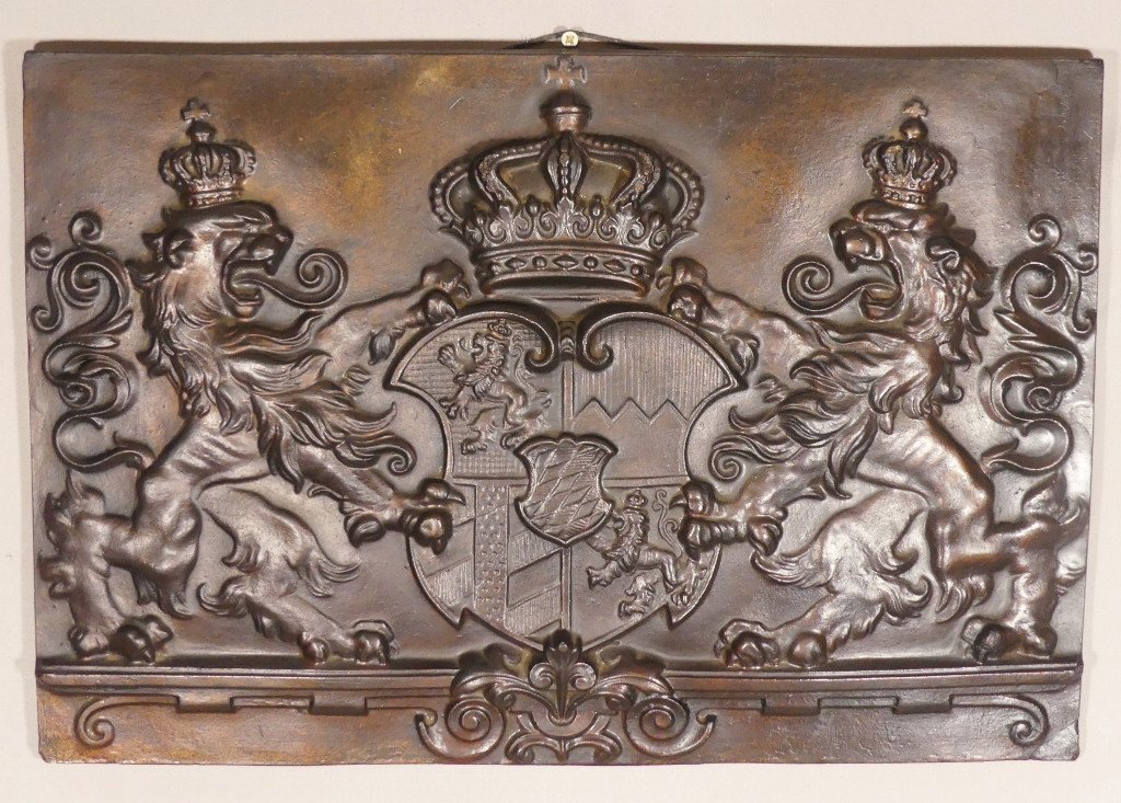 Coat Of Arms Of The Kingdom Of Bavaria In Patinated Cement, Bas Relief, Mid 20th Century