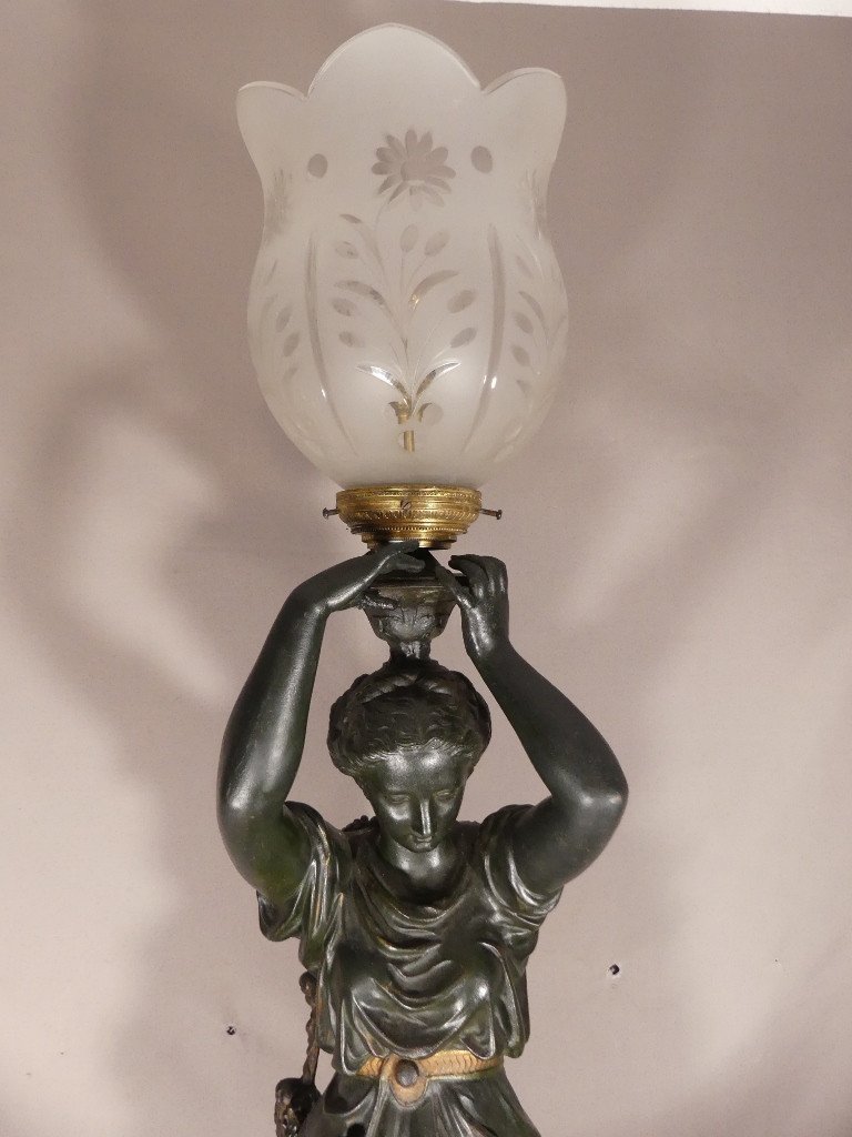 Grande Lampe Torchère Cariatide Femme Drapée En Métal Patiné Et Verre, époque Fin XIX ème-photo-3