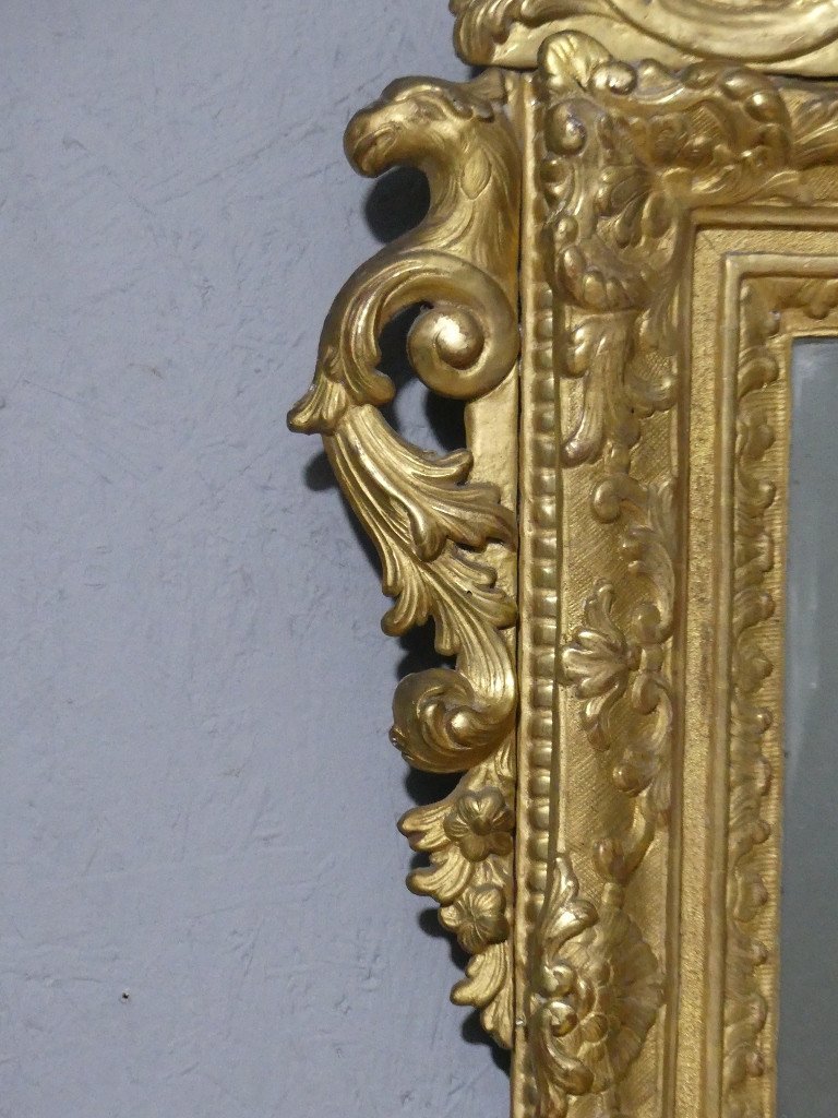 Miroir à Fronton En Bois Sculpté Et Doré à La Feuille époque Louis XIV, Début XVIII ème Siècle-photo-1