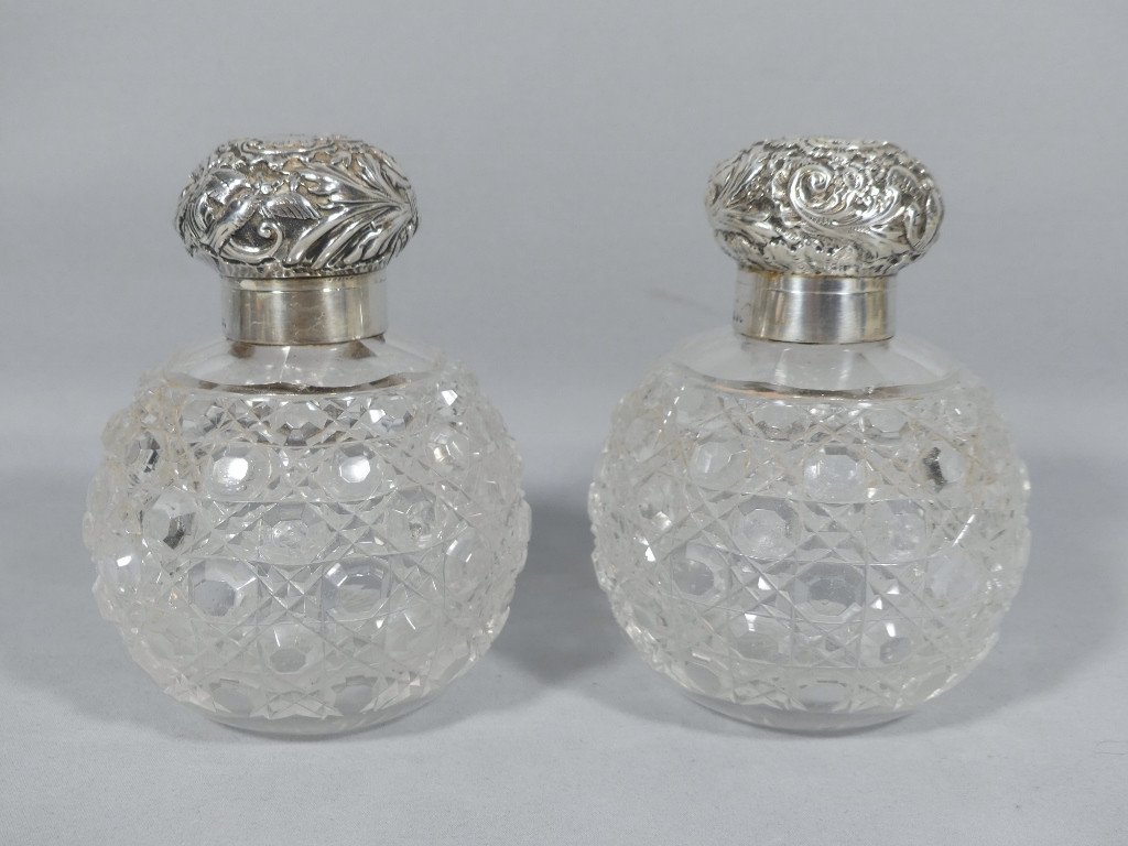 Paire De Flacons à Parfum En Verre Taillé Diamant Et Argent Massif, Londres 