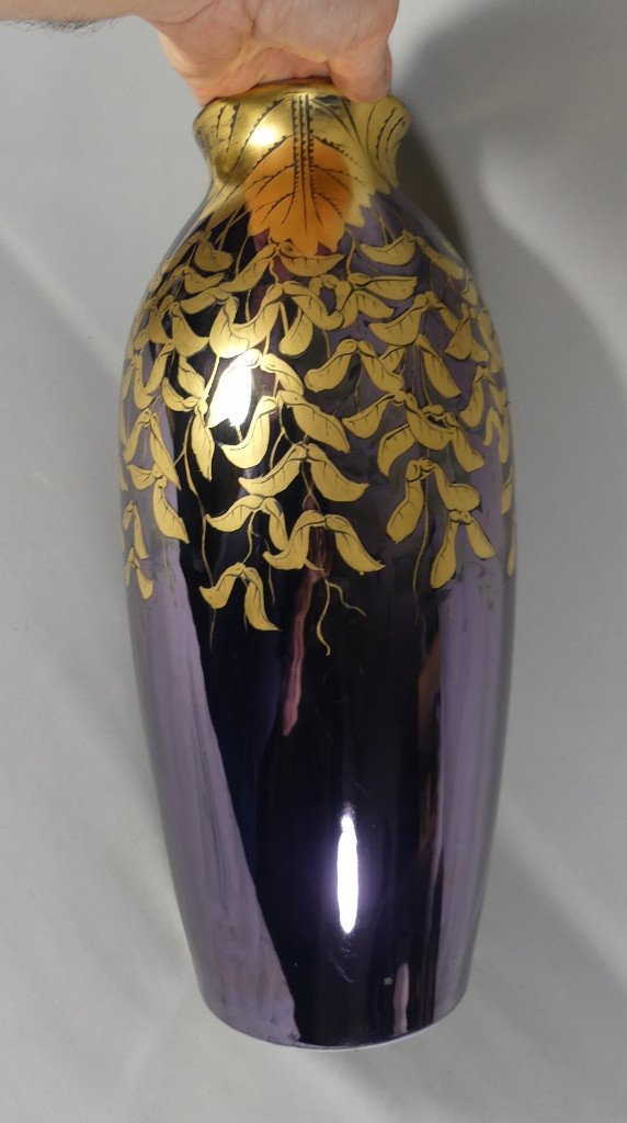 Tr&egrave;s Grand Vase En Porcelaine &agrave; La Glycine D&eacute;cor Dor&eacute; Sur Fond Violet Lustr&eacute;, Limoges D&eacute;but XX -photo-2