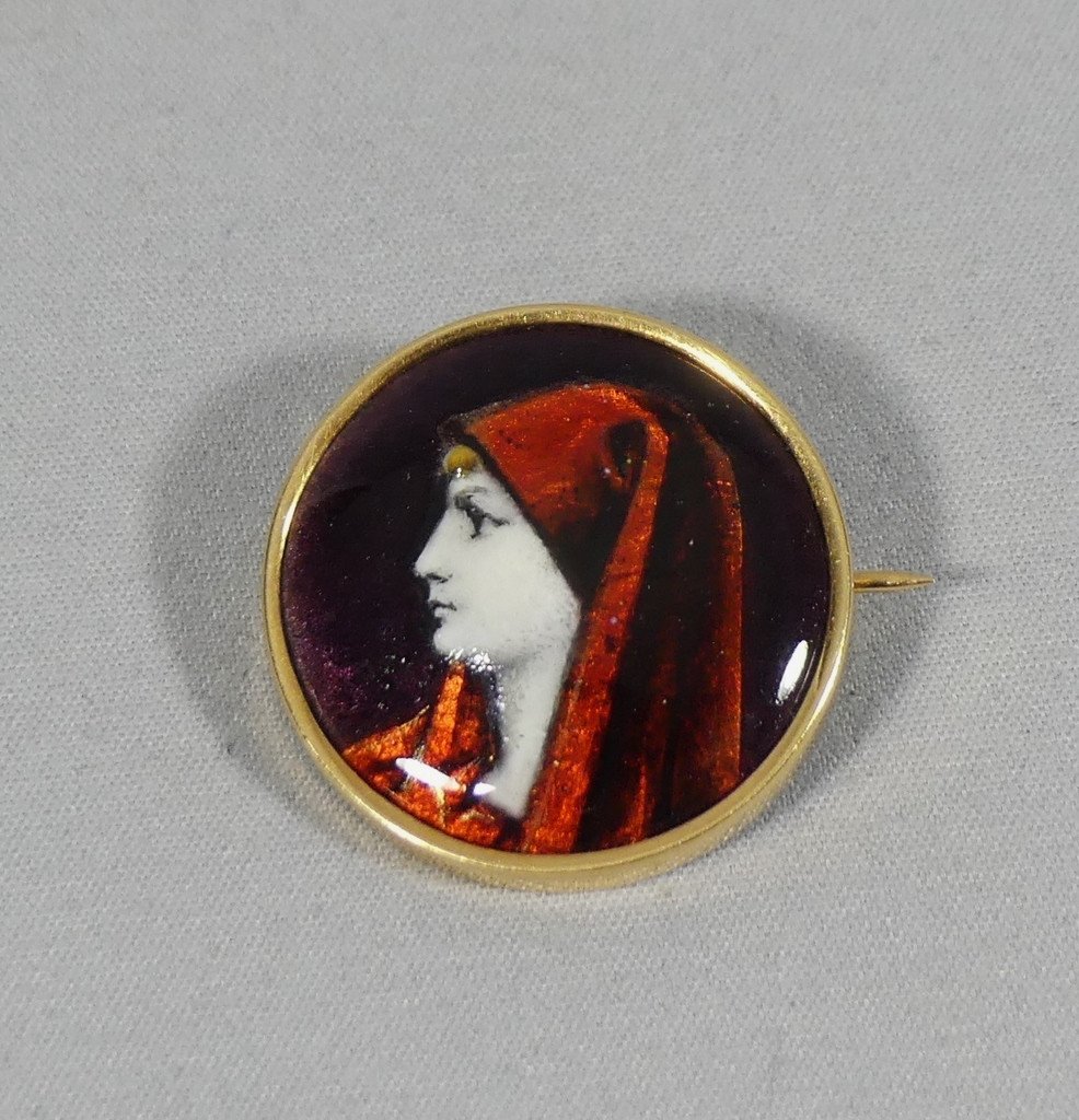 Issanchou Limoges, Enamel And Solid Gold Brooch, Female Face, Early 20th Century