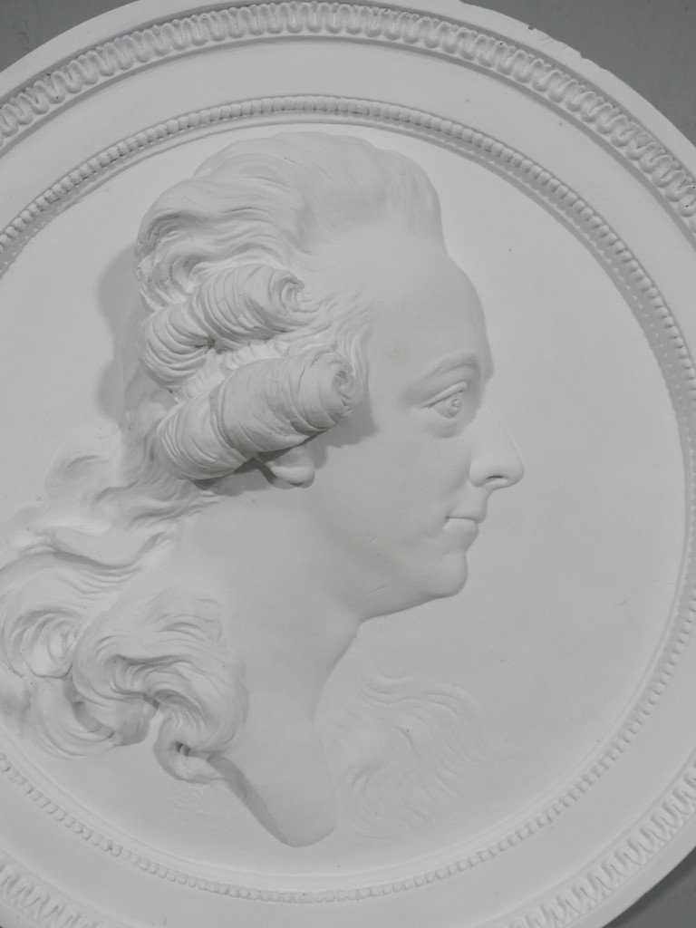 Important Plaster Medallion Representing King Gustav III After Johan Tobias Sergel-photo-1