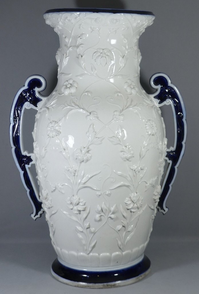 Monumental Baluster Vase In White Blue Chinese Porcelain From The 19th Century