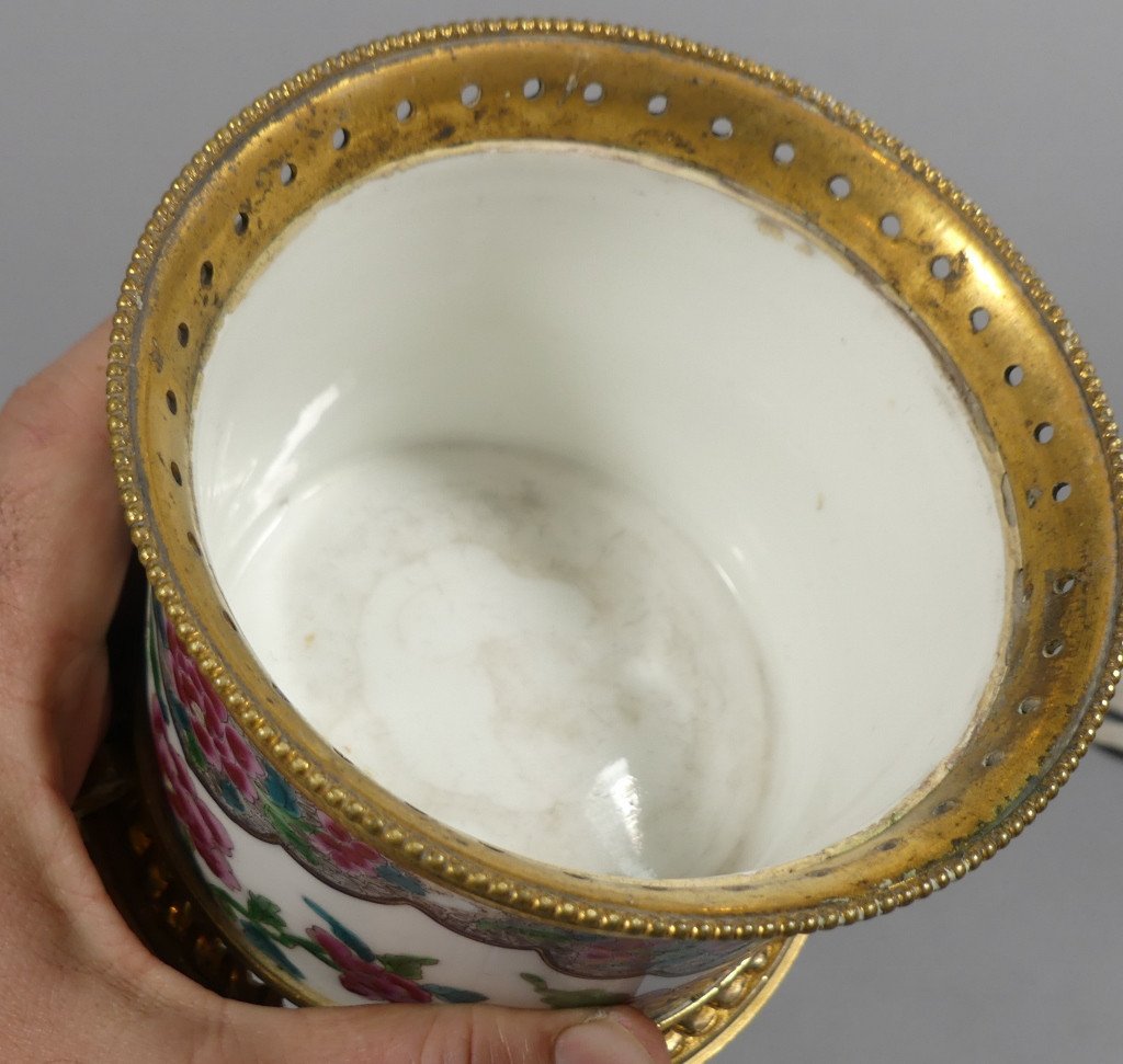 Pair Of Porcelain And Bronze Planters In Asian Style, 19th Century-photo-1