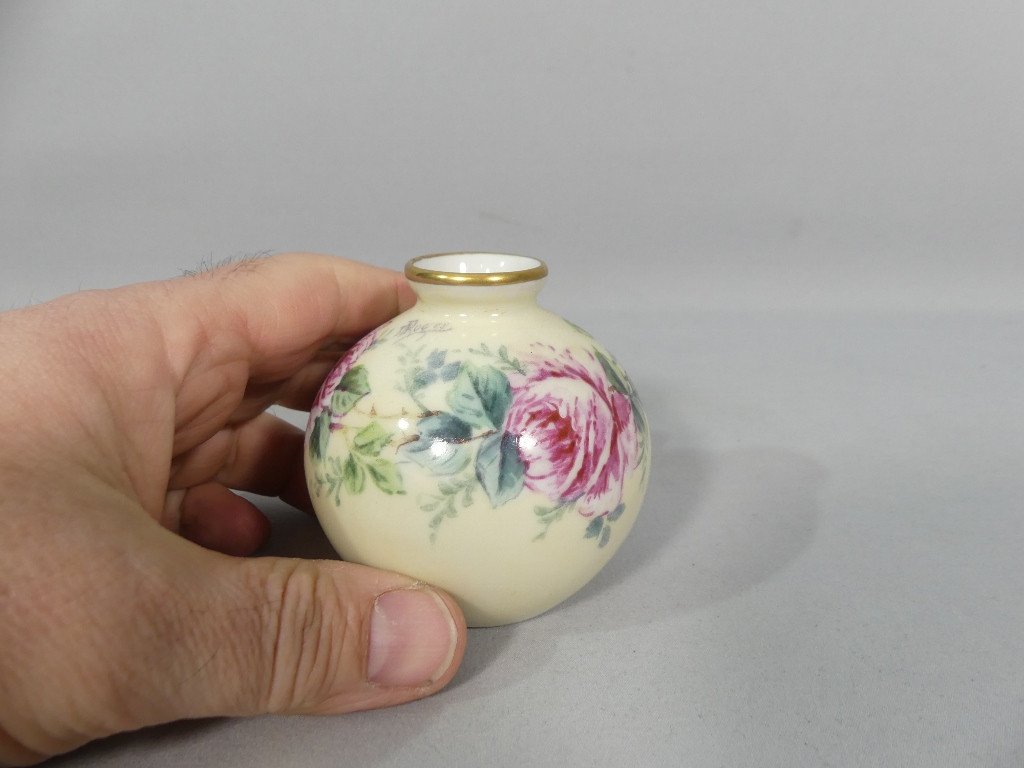 Les Roses, Tout Petit Vase Boule En Porcelaine Peinte à La Main Limoges-photo-3