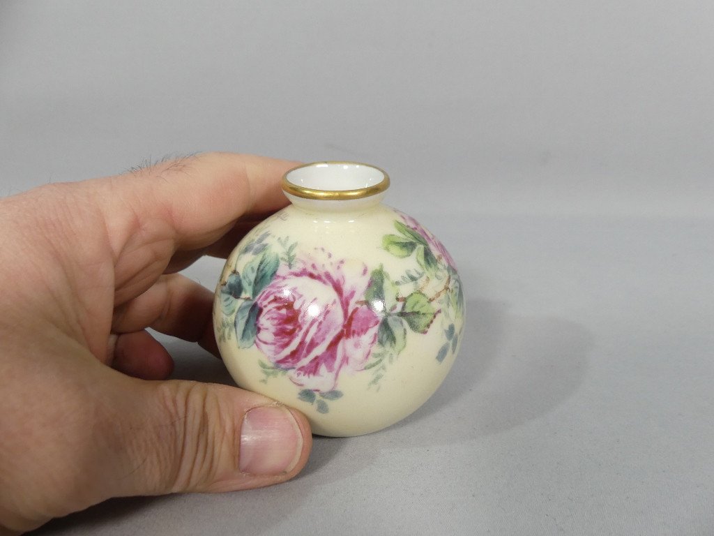 Les Roses, Tout Petit Vase Boule En Porcelaine Peinte à La Main Limoges-photo-4