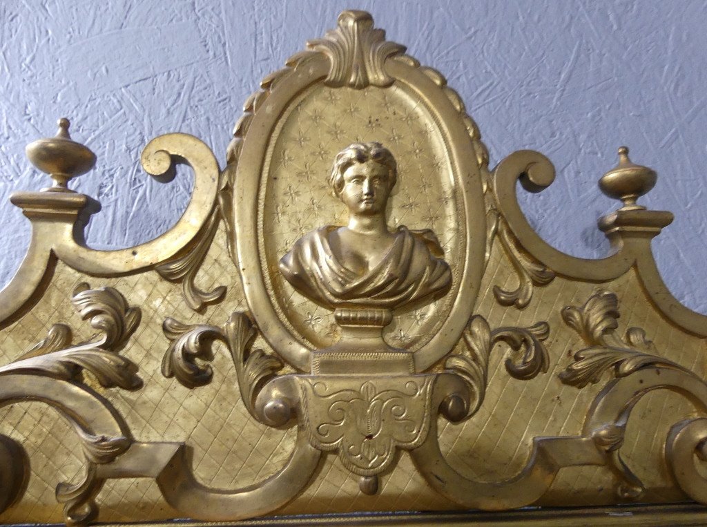 Louis XIV Period Mirror In Gilded Wood, Bérain Decor And Antique Bust Pediment, Early 18th Century-photo-3