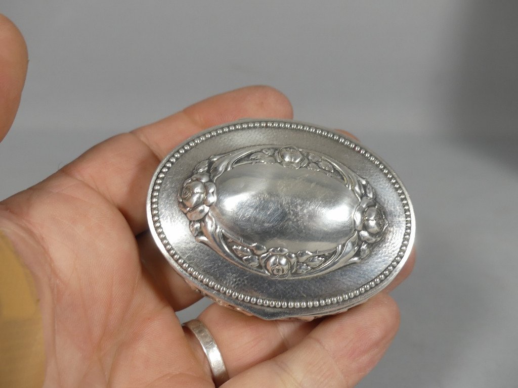 Solid Silver Box Chiseled With Flowers, Germany, Early 20th Century-photo-3