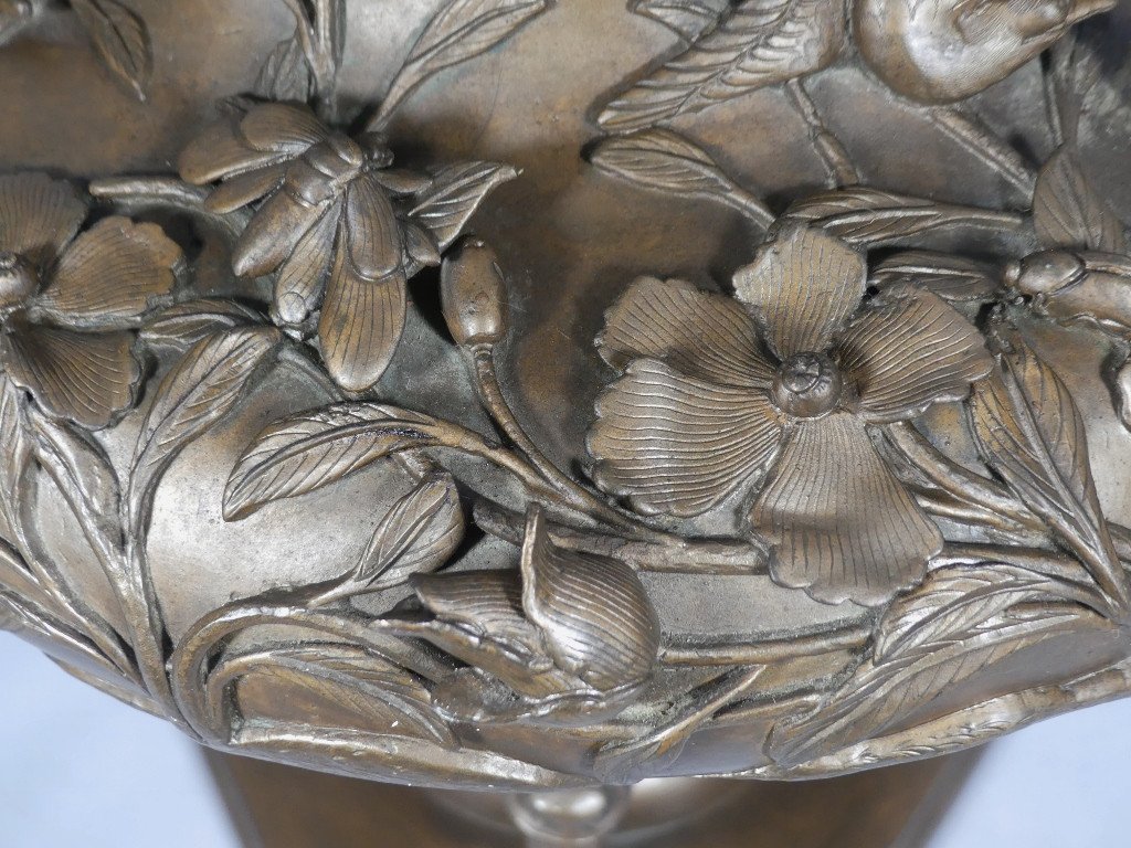 Naturalist Bronze Cache Pot With Insects And Flower In Relief, Japan Or China, 19th Century-photo-4