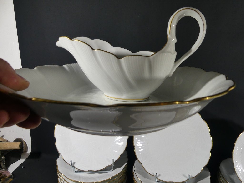 12 Person Service In White And Gold Limoges Porcelain 57 Pieces Twisted-photo-7