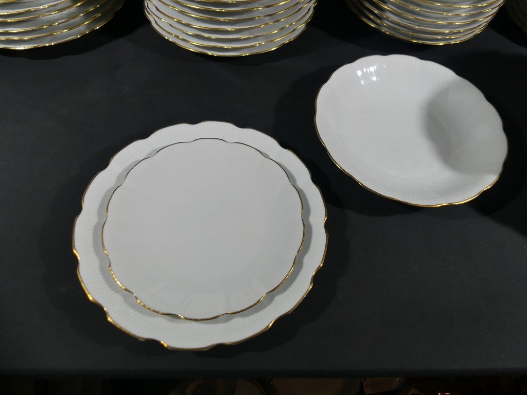 12 Person Service In White And Gold Limoges Porcelain 57 Pieces Twisted-photo-8