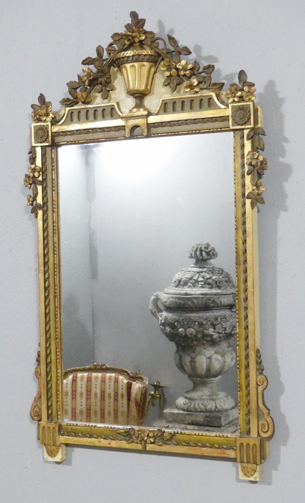 Louis XVI Mirror In Wood And Gilded And Lacquered Stucco, 19th Century