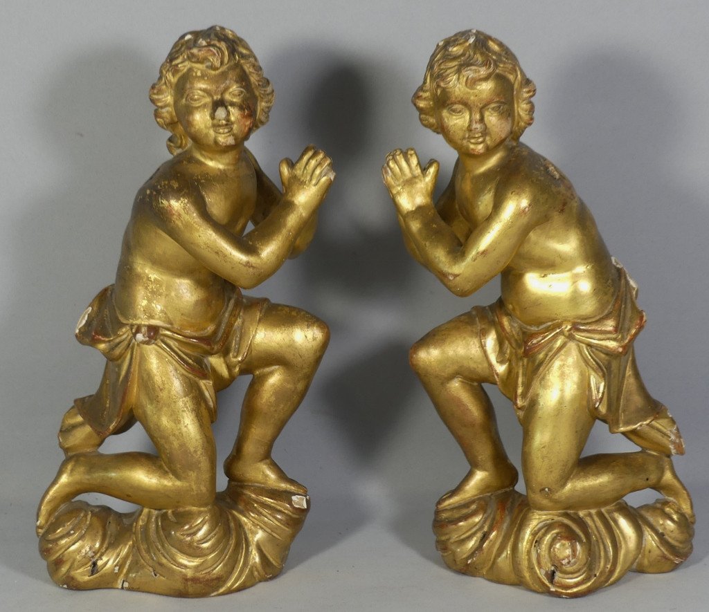 Pair Of Angels In Carved And Gilded Wood, 18th Century