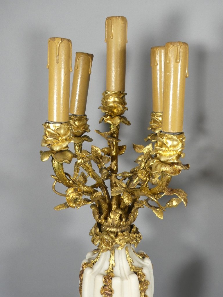 Pair Of Louis XVI Style Candelabra Lamps In Spiral White Marble And Bronze With Roses, 19th Century-photo-2