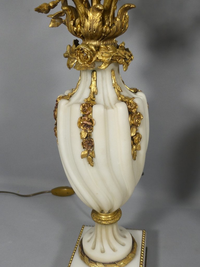 Pair Of Louis XVI Style Candelabra Lamps In Spiral White Marble And Bronze With Roses, 19th Century-photo-3