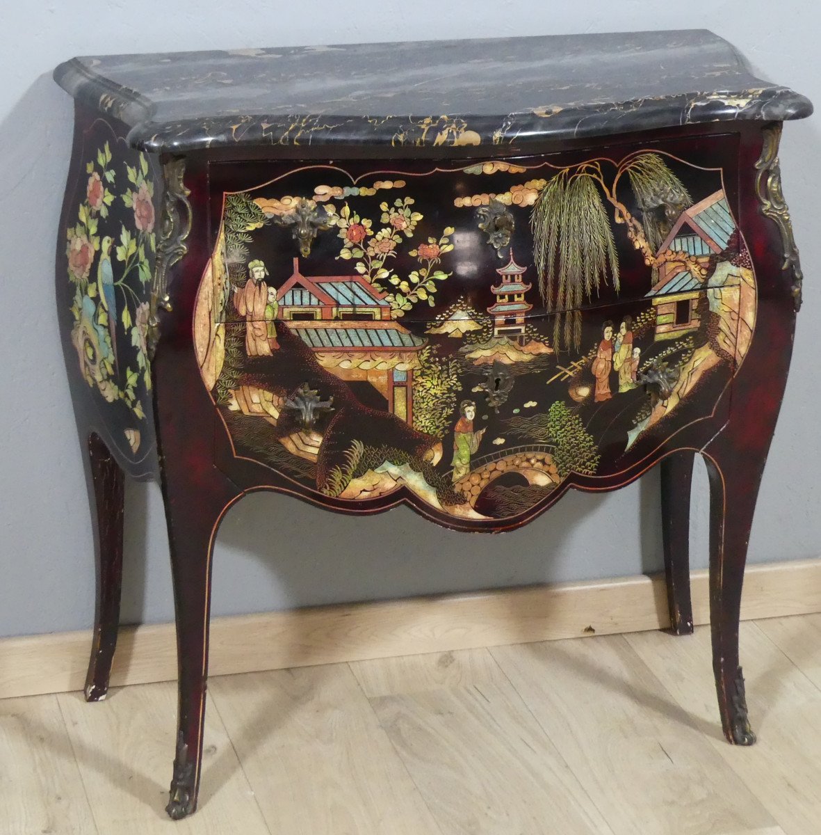 Commode Sauteuse Style Louis XV En Laque De Chine, époque Début XX ème